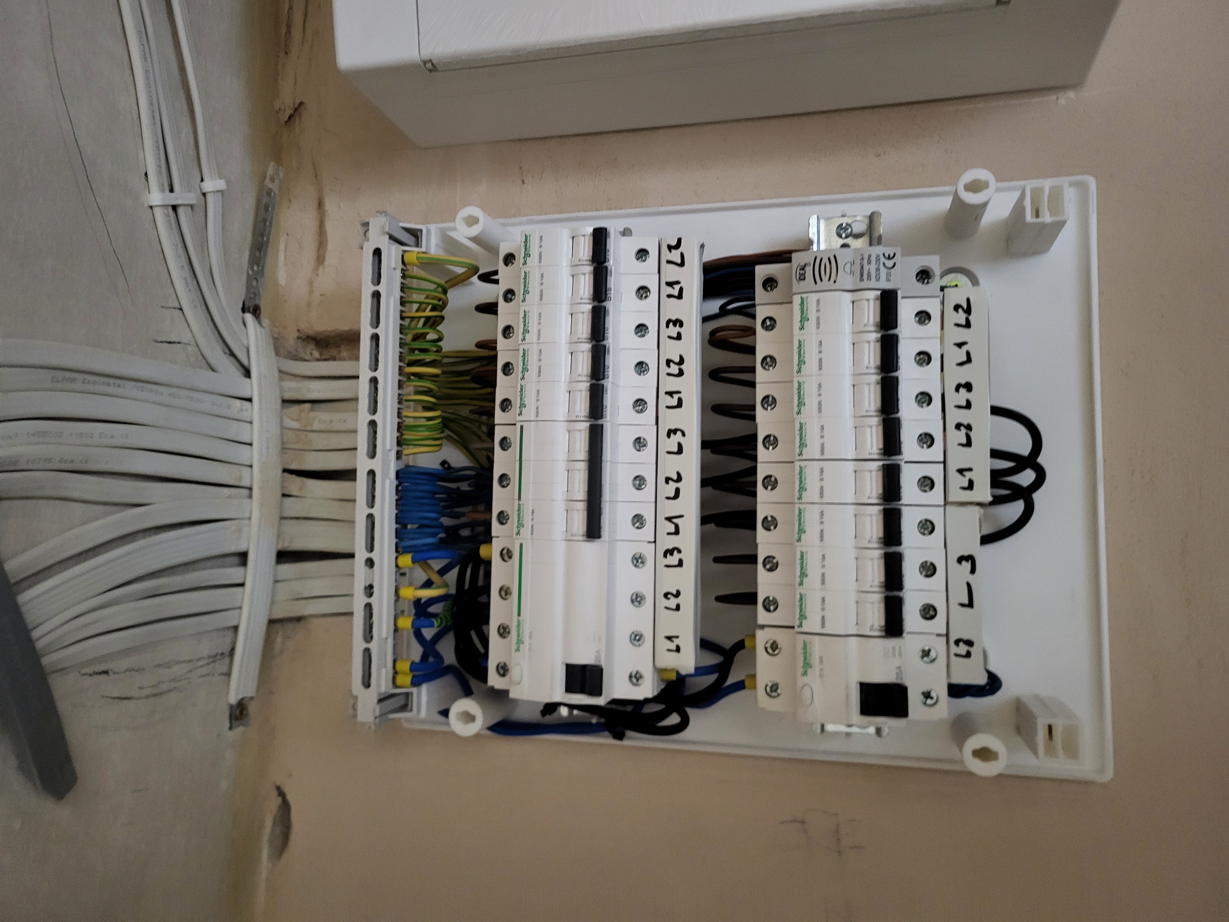 Realizacja 1 - instalacja elektryczna